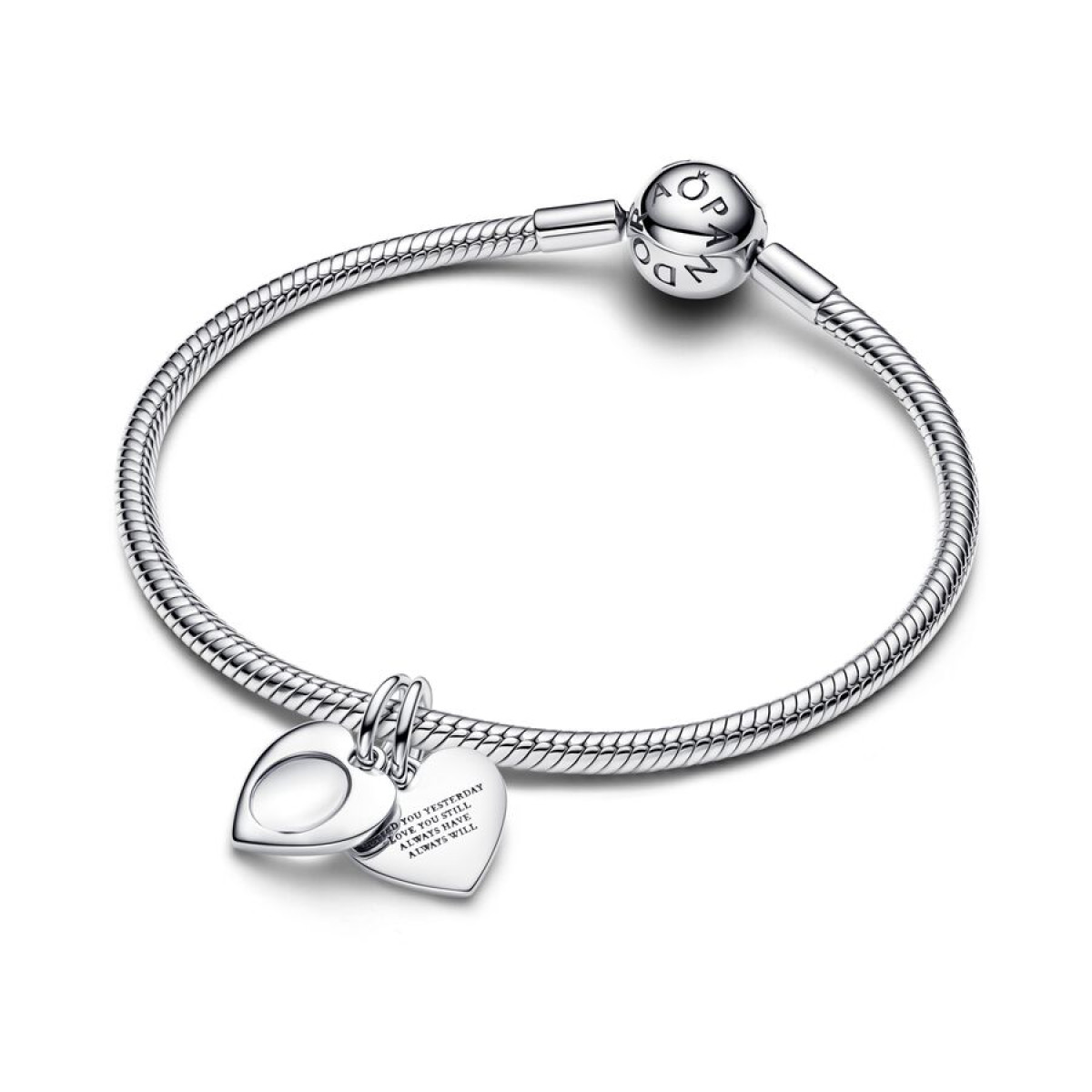 Pandora Moments 793671C00 zilveren hartjes bedel met tekst en gravuremogelijkheid
