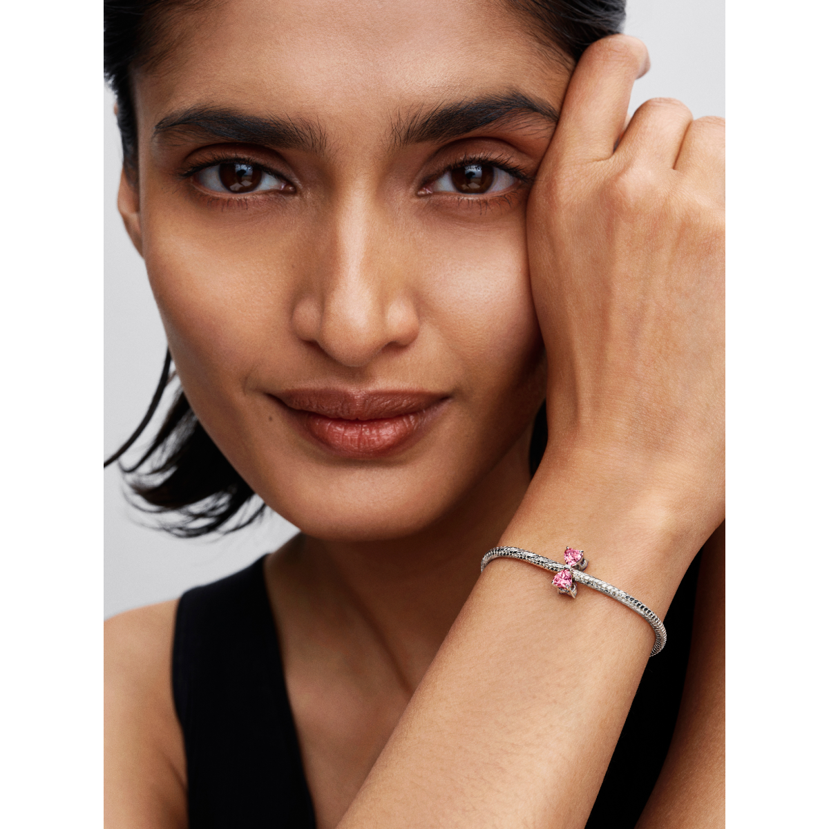 Pandora Moments 794253C01 bedel met roze strik van zilver
