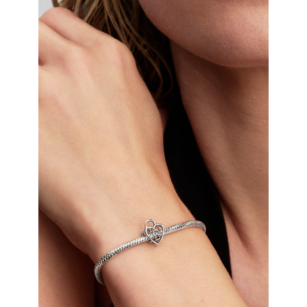 Pandora Moments 794358C00 zilveren hangende bedel met hartvormig slotje