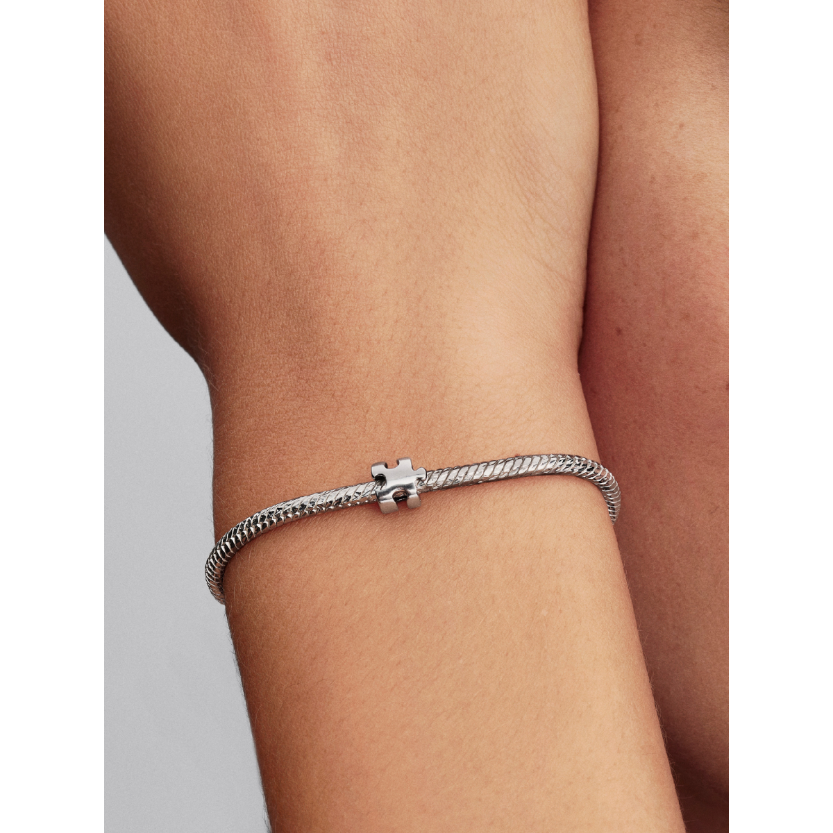 Pandora Moments 794514C00 zilveren mini bedel met puzzelstukje vorm