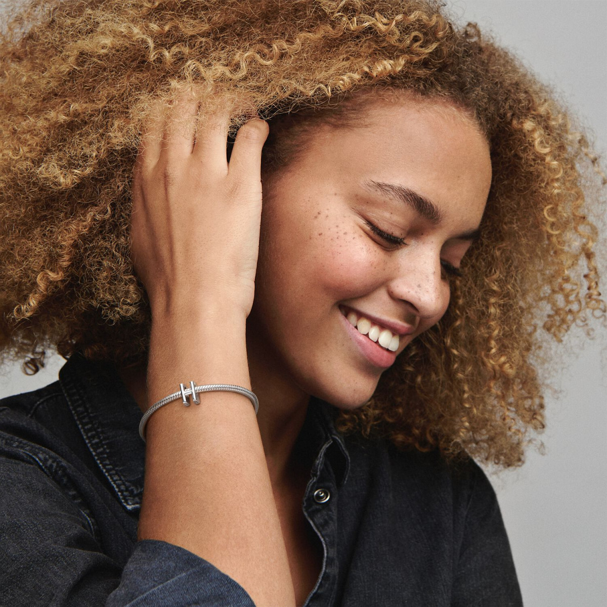 Pandora Moments 797455 zilveren bedel met letter H