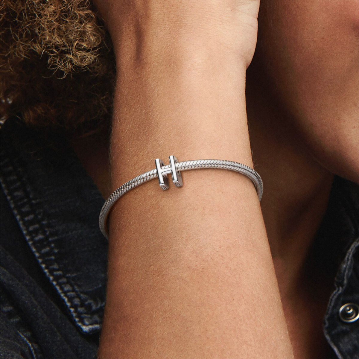 Pandora Moments 797455 zilveren bedel met letter H