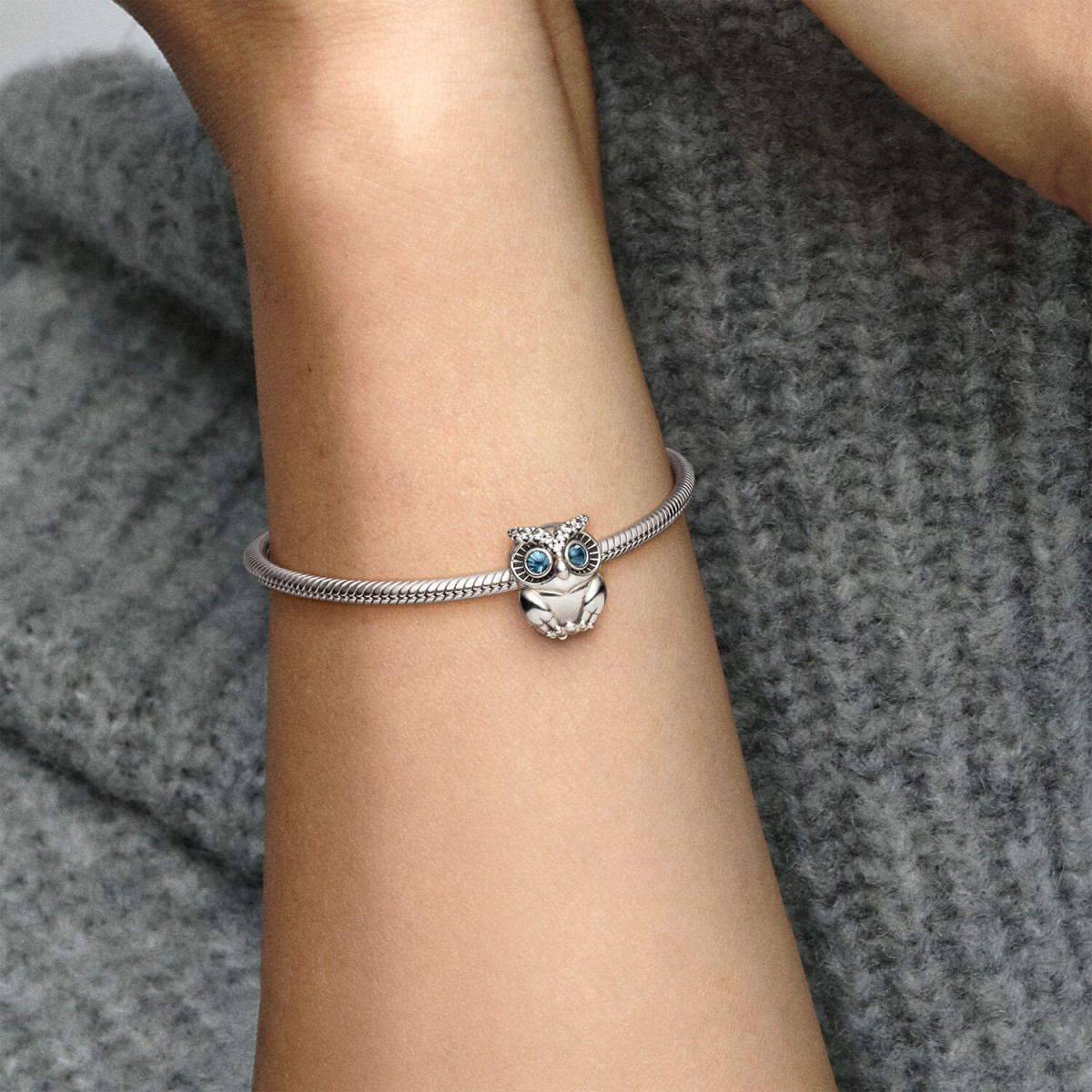 Pandora Moments 798397NBCB zilveren charm met uil, zirkonia en kristal