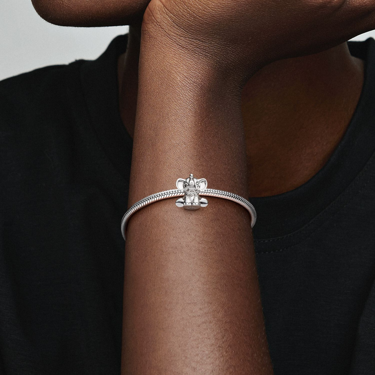 Pandora Moments 799088C00 zilveren charm met olifant