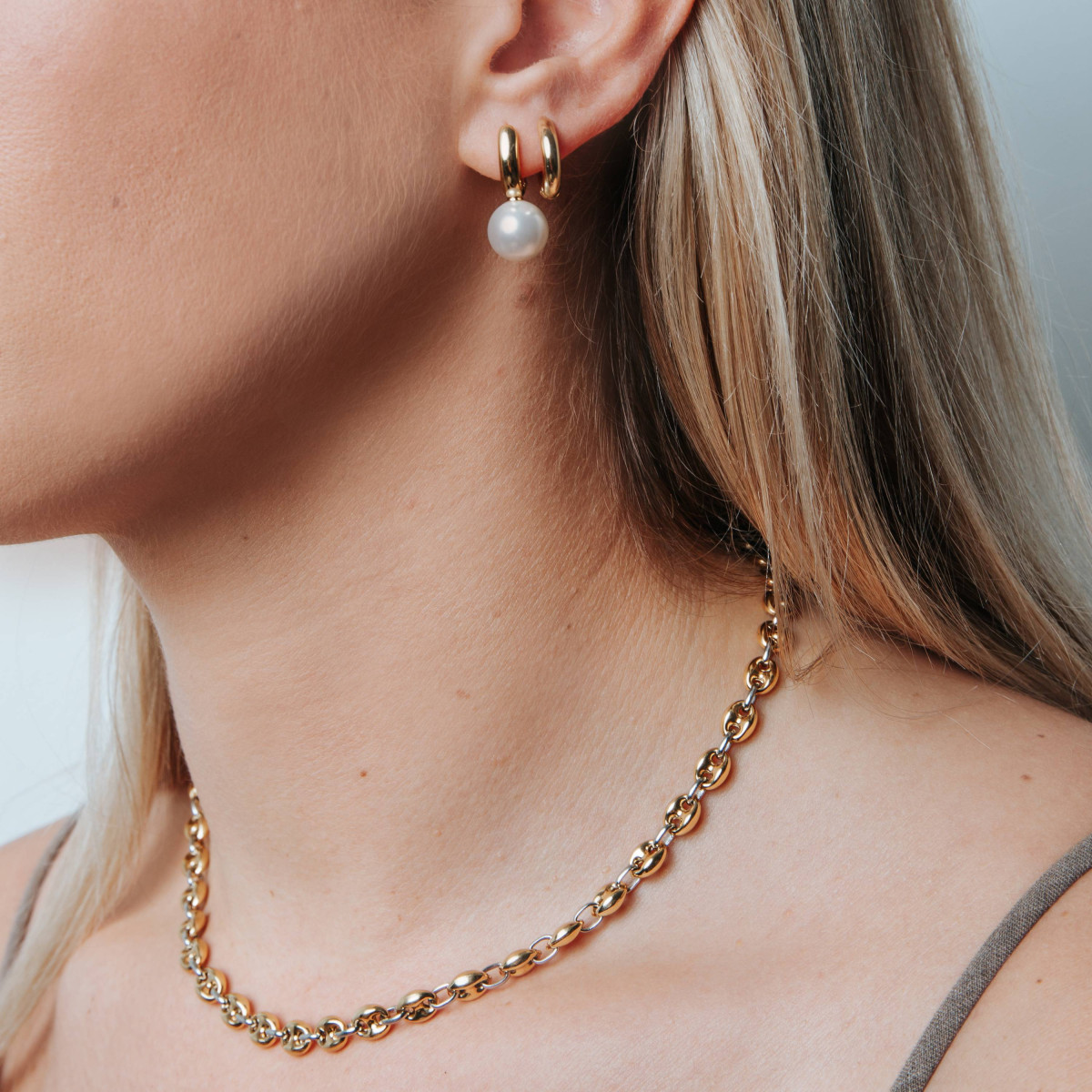 TI SENTO 7986YP gold plated creolen met parel hangers - Hoogte 21 mm
