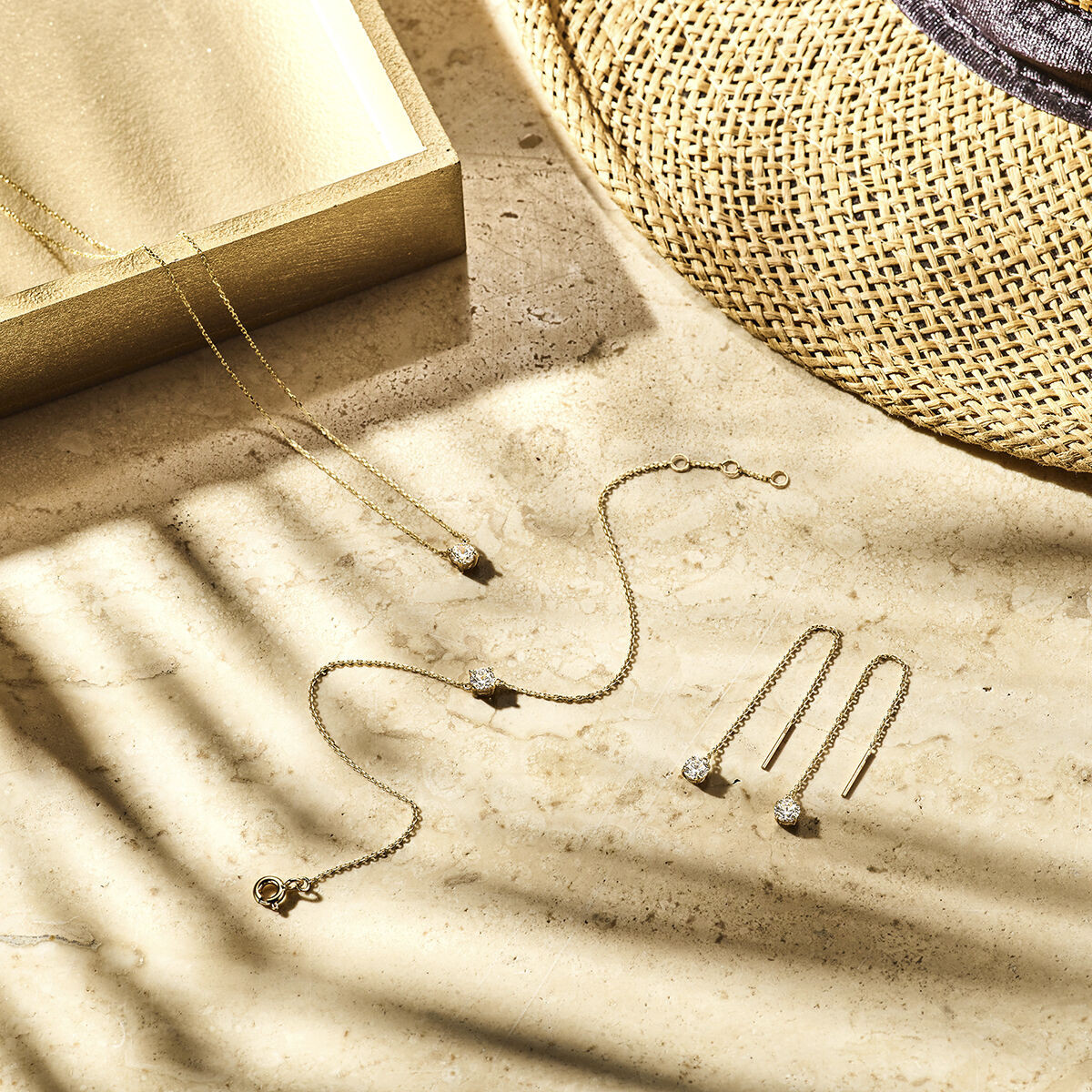 Gouden ketting met hanger zirkonia 4 mm
