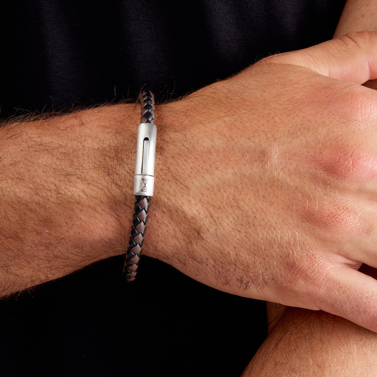 Aze Jewels Adventure AZ-BL004-H bruine gevlochten leren armband met zilverkleurige sluiting