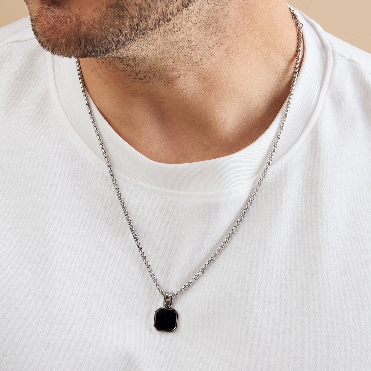 Aze Jewels Ferro zilverkleurige ketting met zwarte zeshoek hanger - Lengte 50-60 cm
