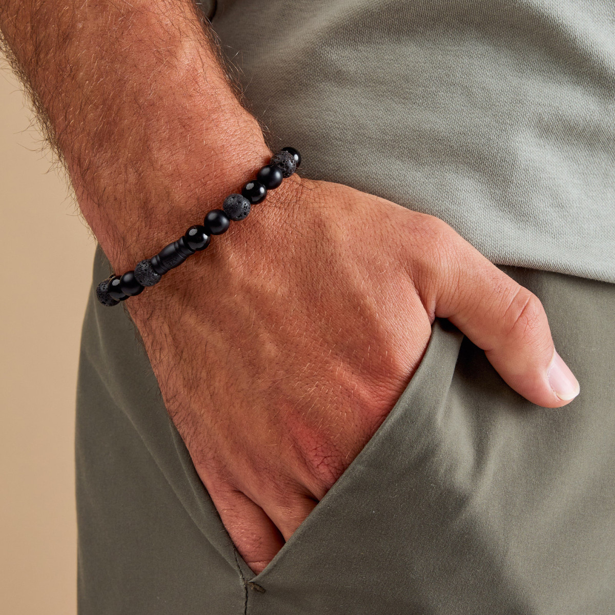 Aze Jewels Rocks AZ-BS003-A zwarte kralenarmband met onyx agaat lavasteen 8 mm breed
