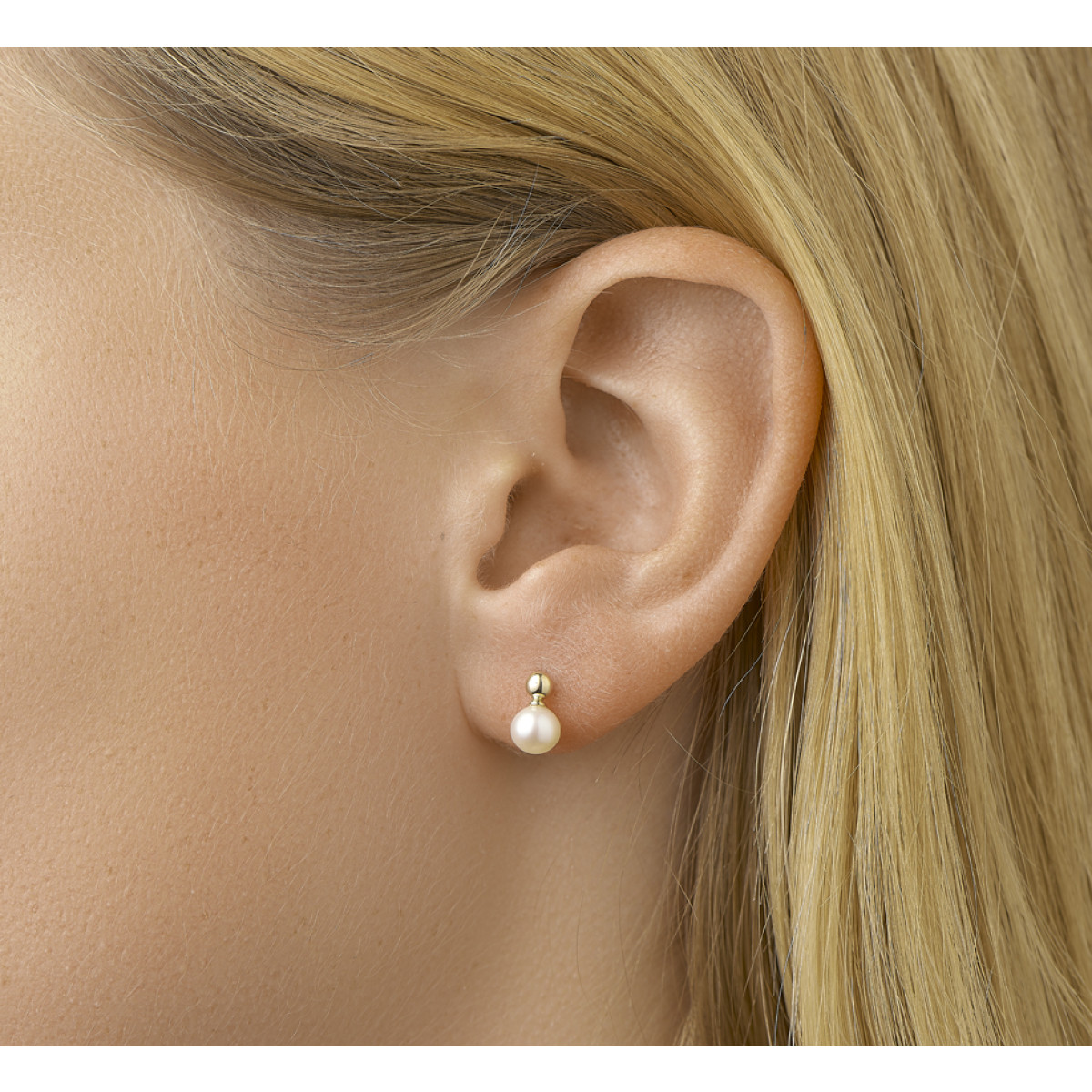 Gouden parel oorknoppen 5.5 mm