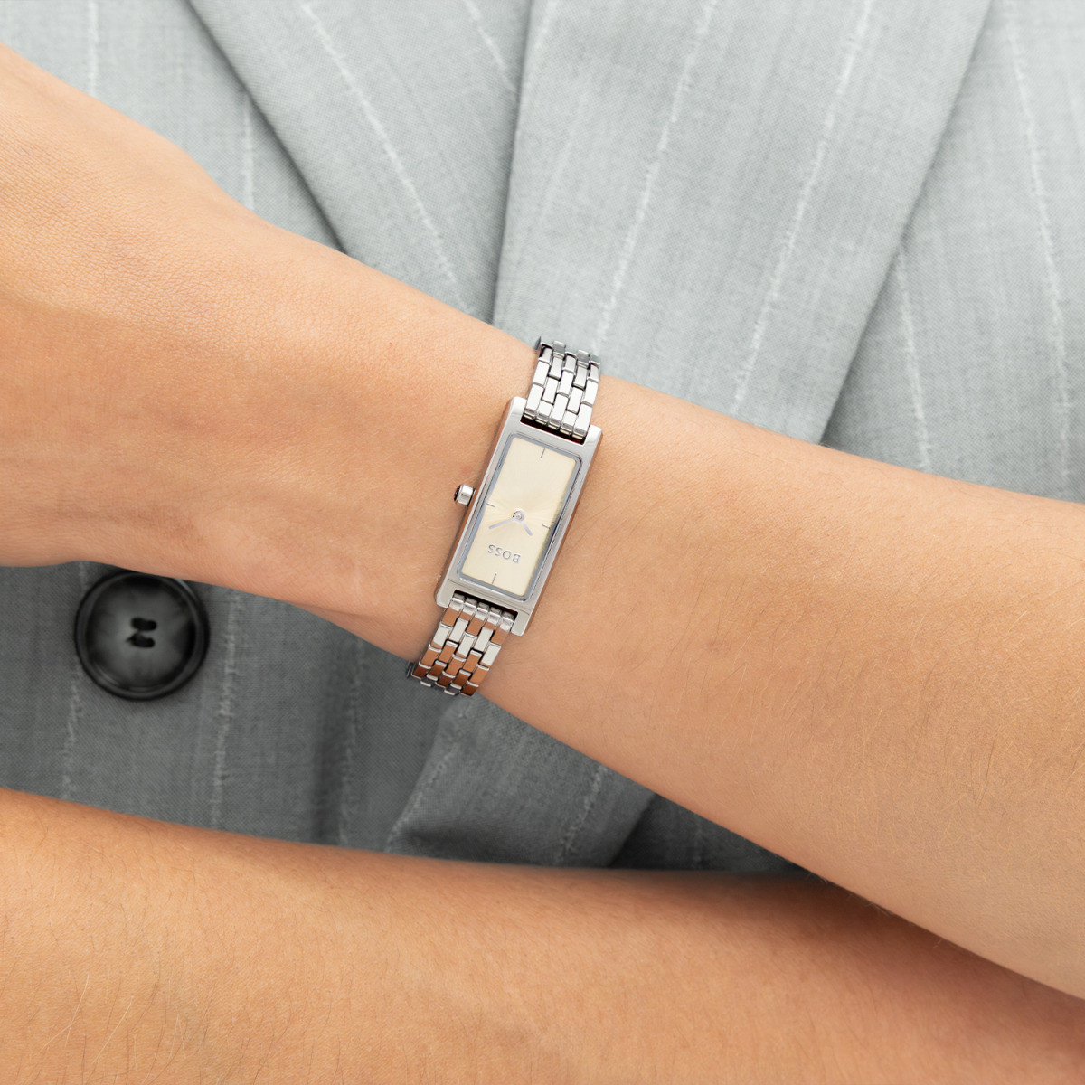 Boss Lucy HB1502858 zilverkleurig dameshorloge met schakelband en rechthoekige beige wijzerplaat - Ø 33 mm