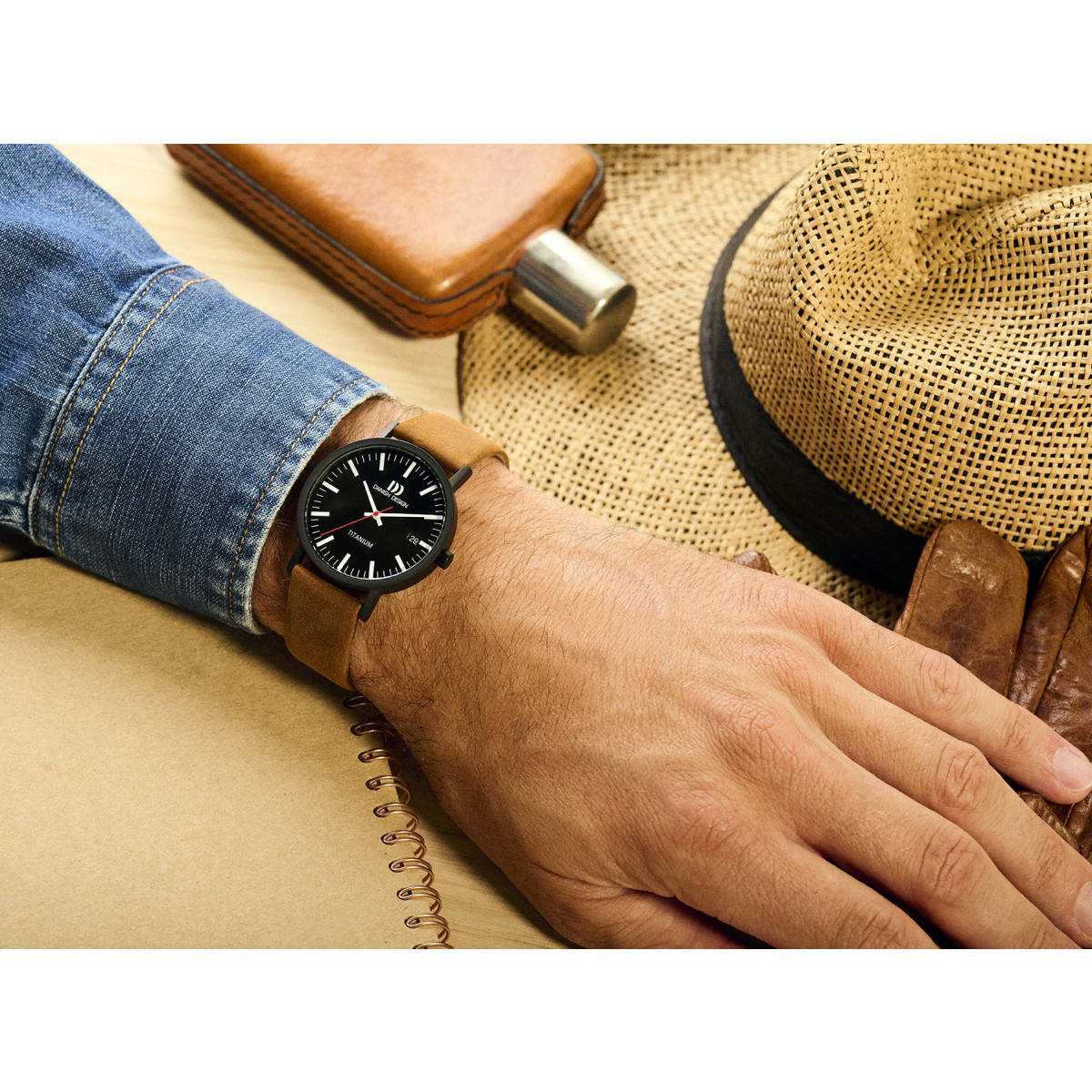 Danish Design Gløbe Rhine IQ34Q1273 - Herenhorloge van titanium met leren band