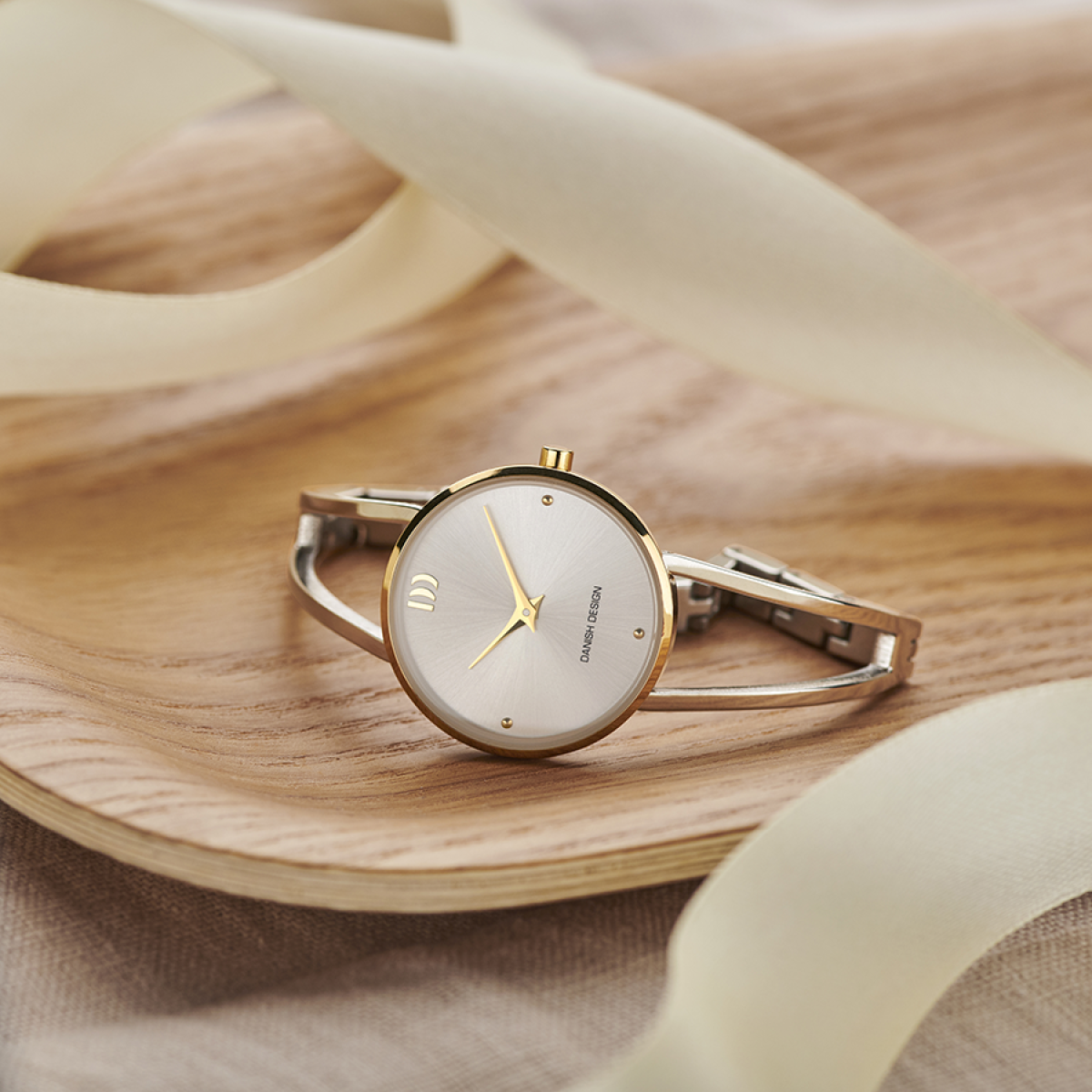 Danish Design Pure Chloe IV65Q1230 - Dameshorloge goudkleurig 27 mm