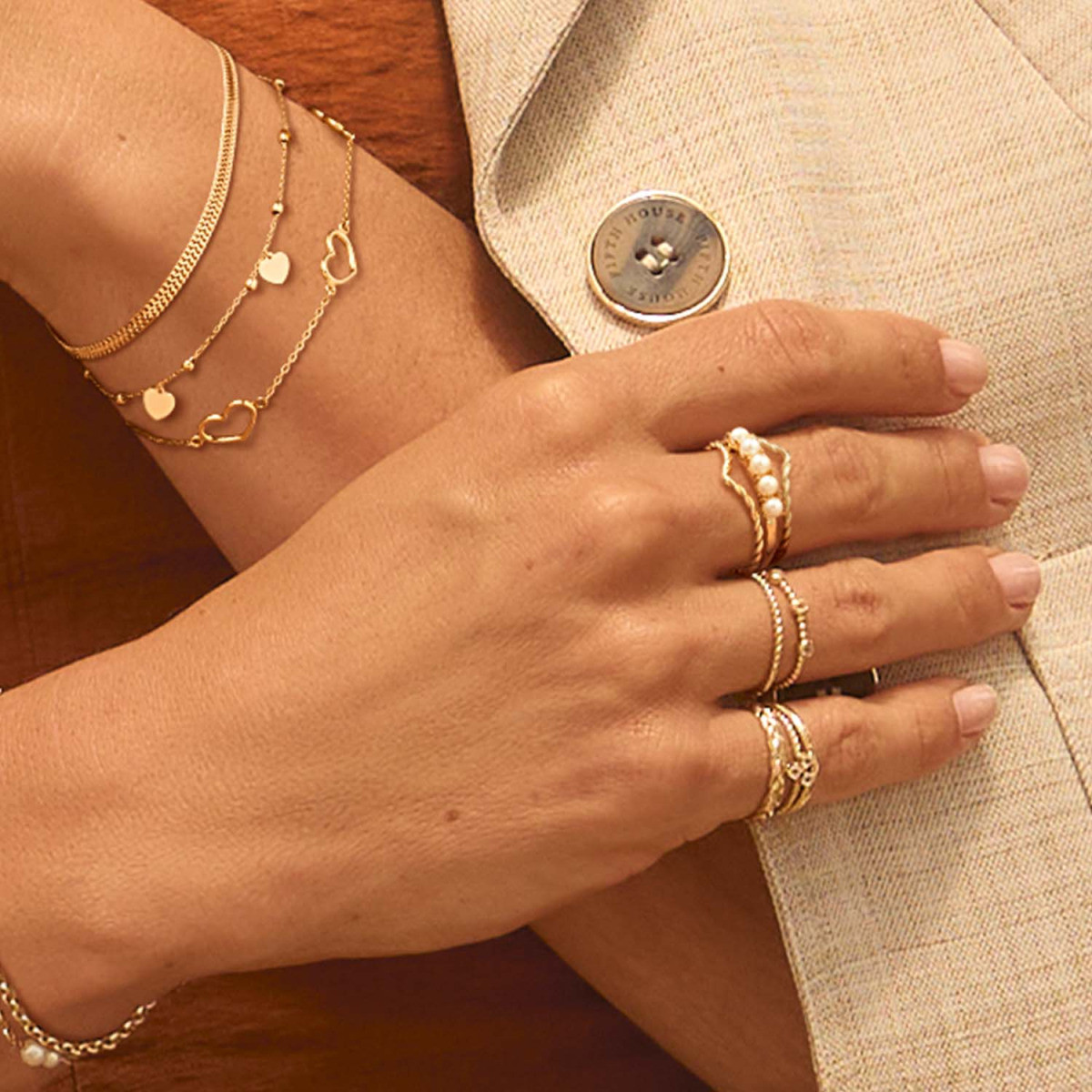 Jackie Gold Impala JKR26.682 gouden ring met gedraaide v-vorm 2 mm breed