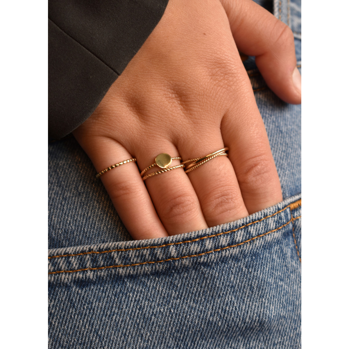 Jackie Gold JKR20.069 14-karaat gouden aanschuifring met twist 2 mm