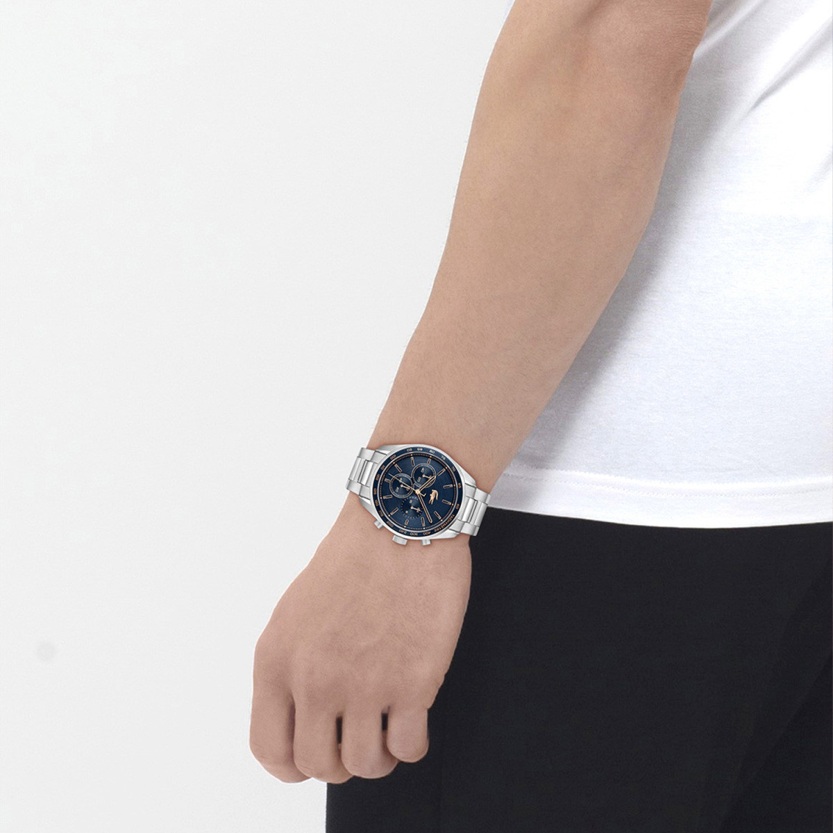 Lacoste Boston Chrono LC2011380 herenhorloge met blauwe wijzerplaat en rosé plated details - Ø 42 mm