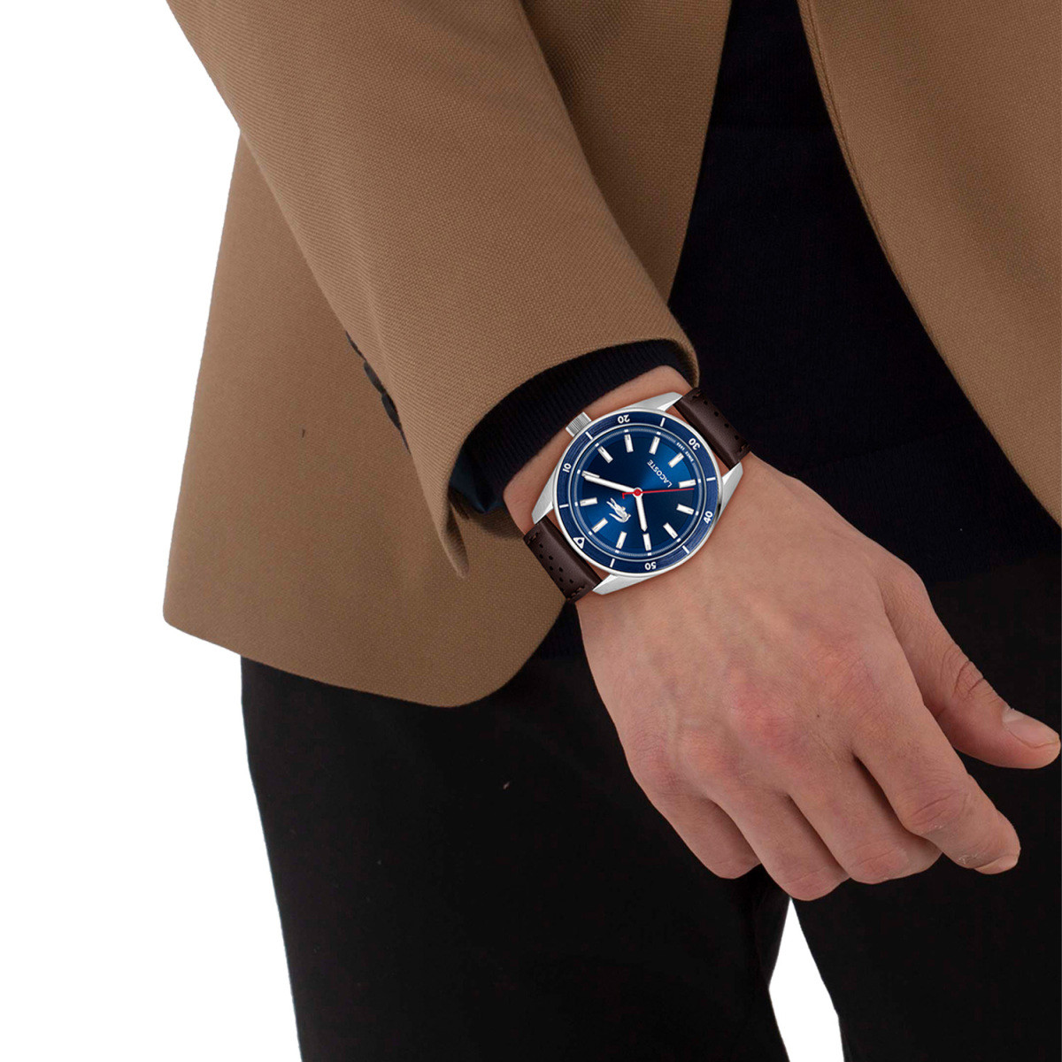 Lacoste Boston LC2011489 herenhorloge met blauwe wijzerplaat en bruine leren band - Ø 39 mm