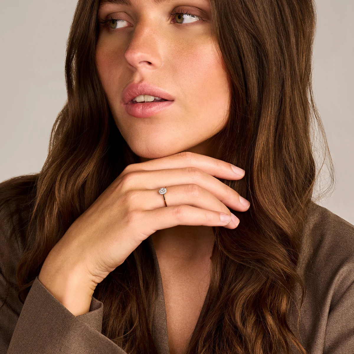 Blush Lab Diamonds LG1021Y gouden halo ring met ovale 0.12 crt lab grown diamant 1 mm breed