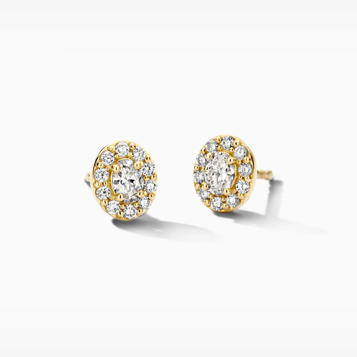 Blush Lab Diamonds LG7033Y gouden oorstekers ovaal met halo design 0.36 crt - Hoogte 6.6 mm