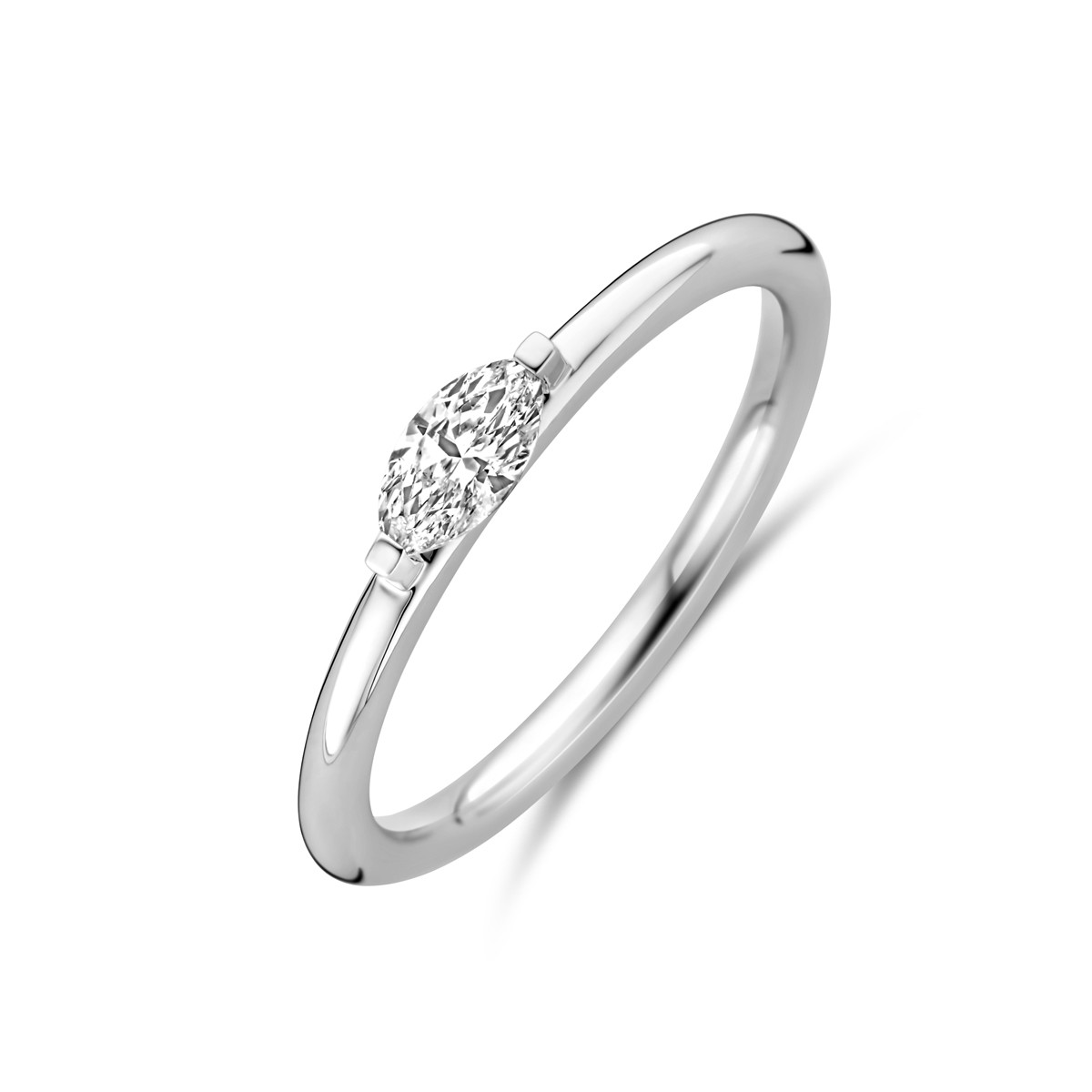 14-karaat witgouden solitair ring met diamant ovaal 3 mm breed