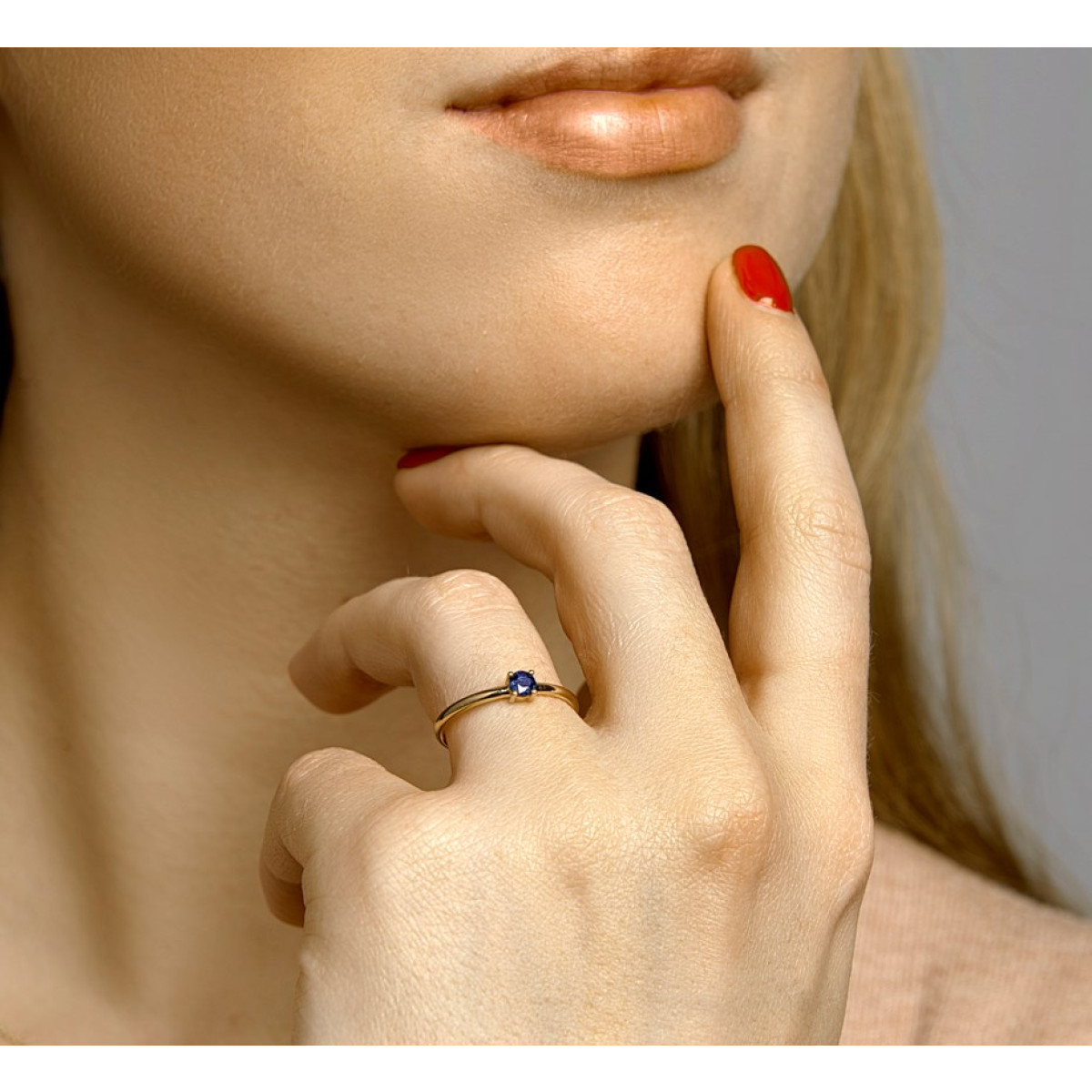 14k gouden ring met edelsteen saffier