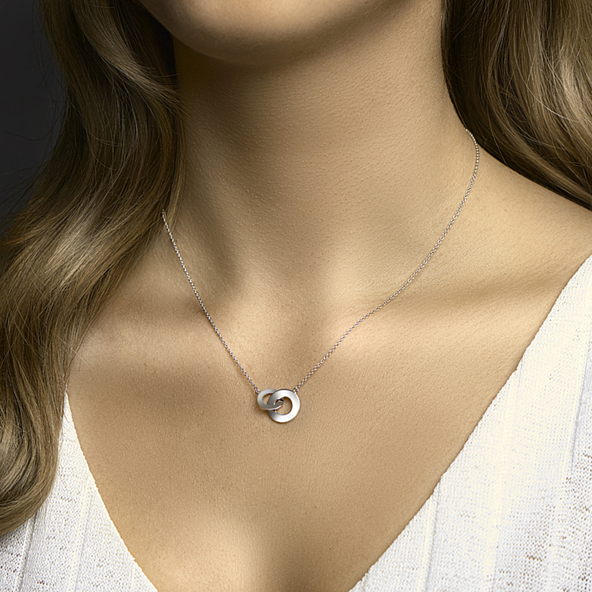 925 zilveren ketting met hanger van twee matte overlappende cirkels 1.3 mm breed - Lengte 42-45 cm