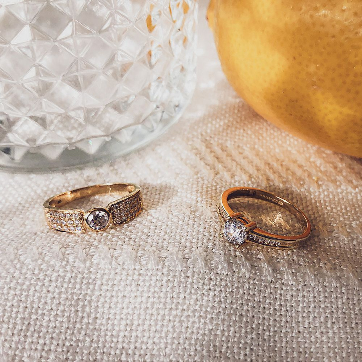 Geelgouden ring met pavé- en kastzetting zirkonia