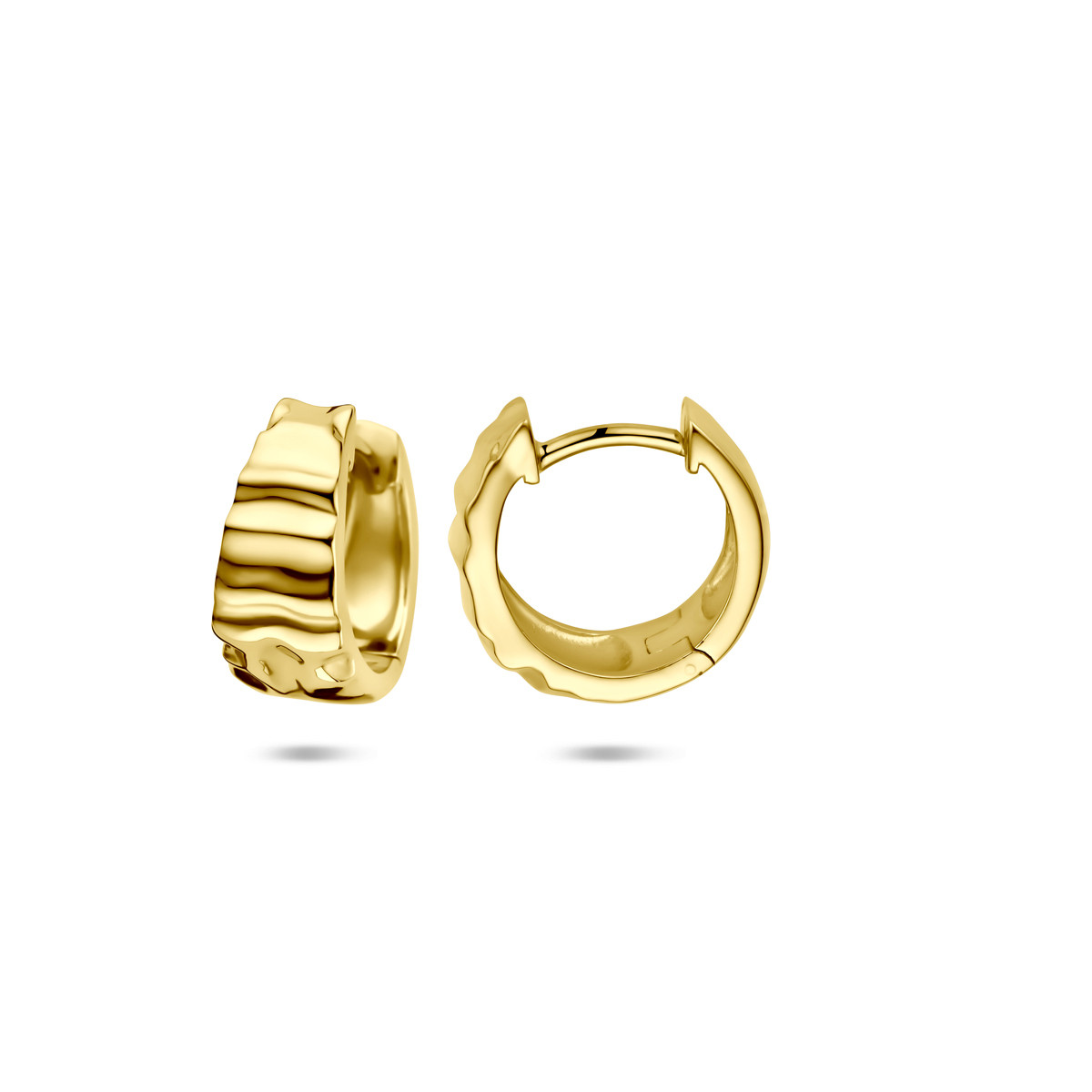 Gold plated klapoorringen met golvende textuur 6 mm breed - Diameter 13.5 mm