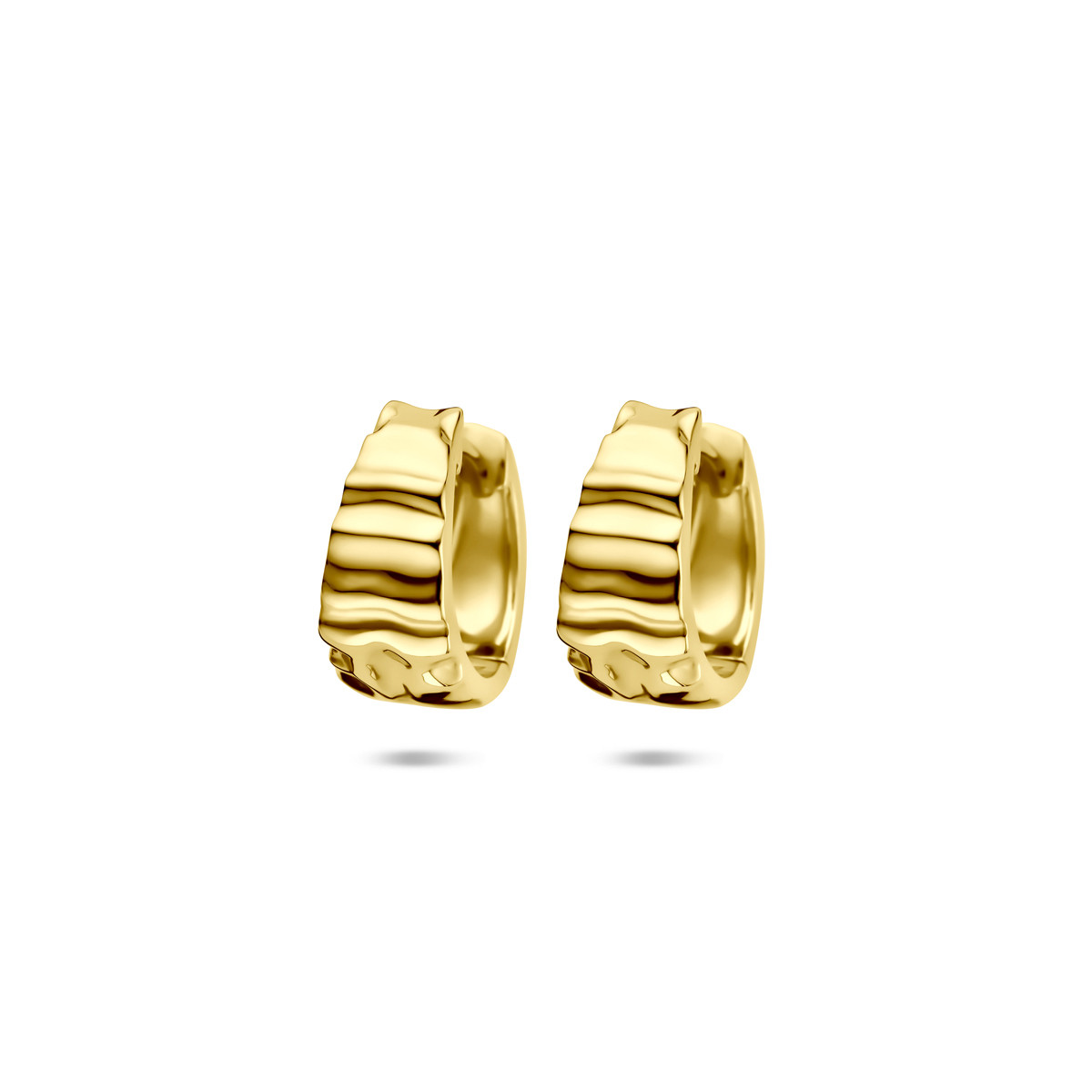 Gold plated klapoorringen met golvende textuur 6 mm breed - Diameter 13.5 mm