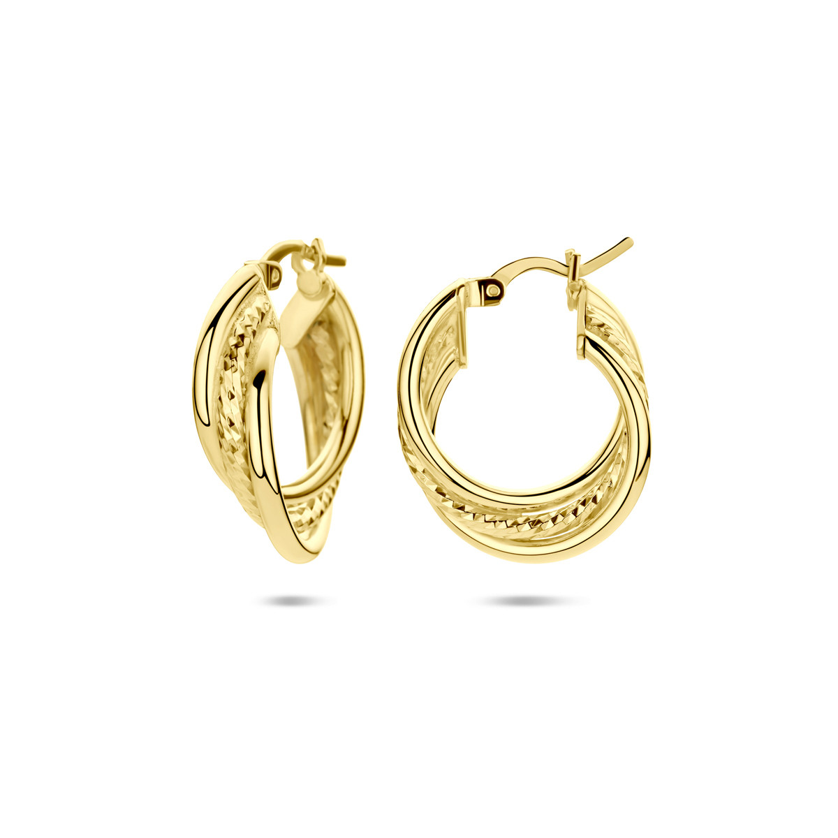 Gold plated ronde oorringen met gedraaid patroon 6 mm breed - Hoogte 23.5 mm