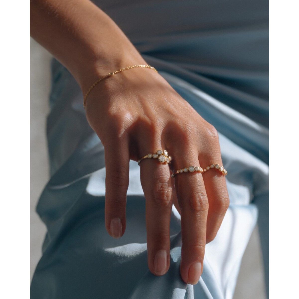 Golvende diamanten ring 0.37 crt van 14-karaat goud met ronde vorm