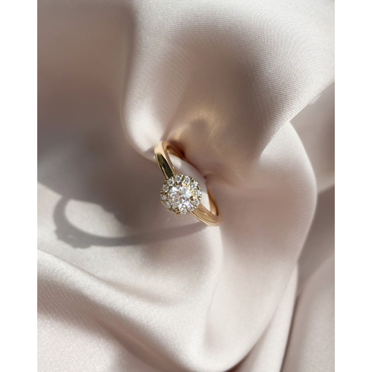 Gouden entourage ring met briljant geslepen diamanten 0.45 crt