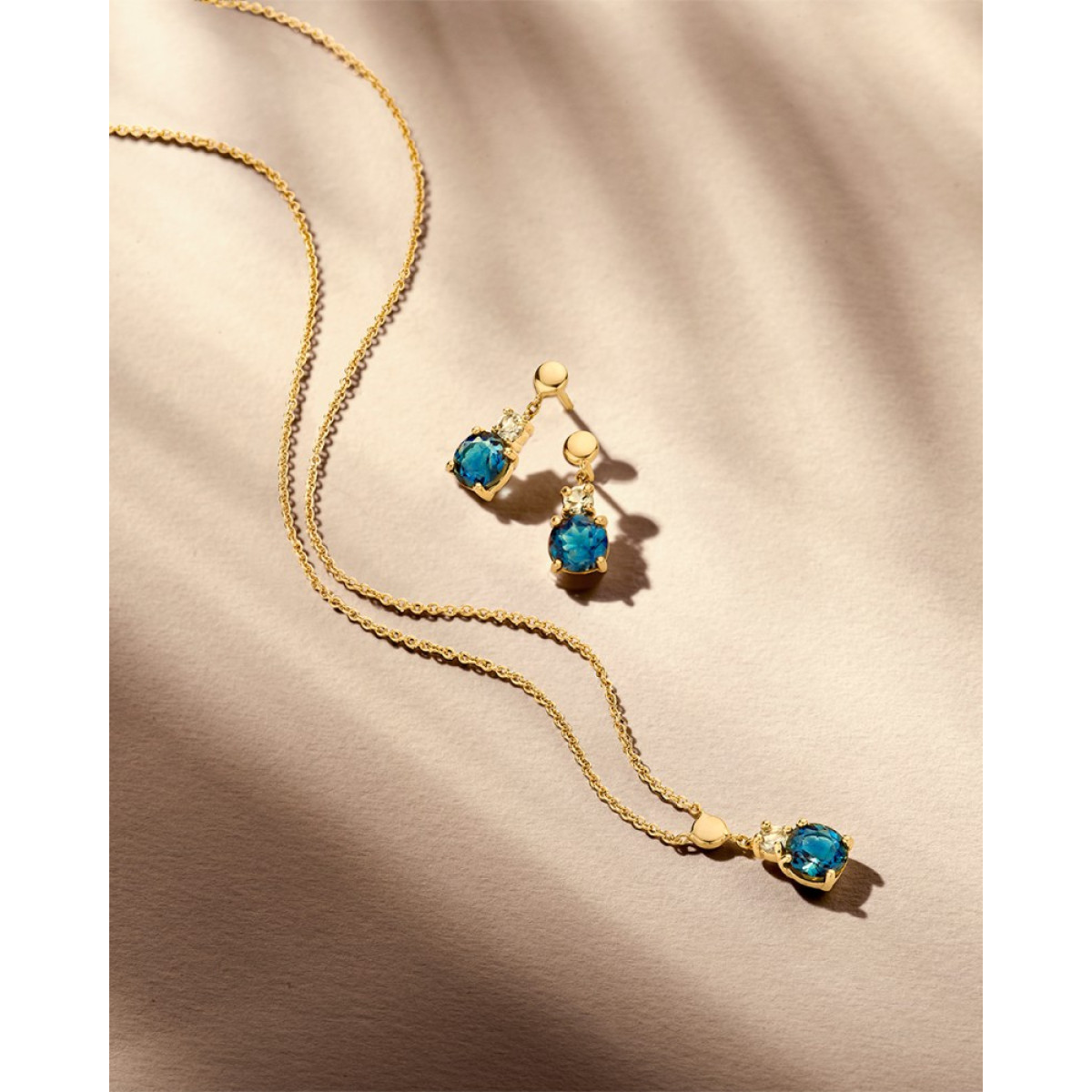 Gouden ketting met prachtige London blue topaas en topaas hanger - Lengte 45 cm