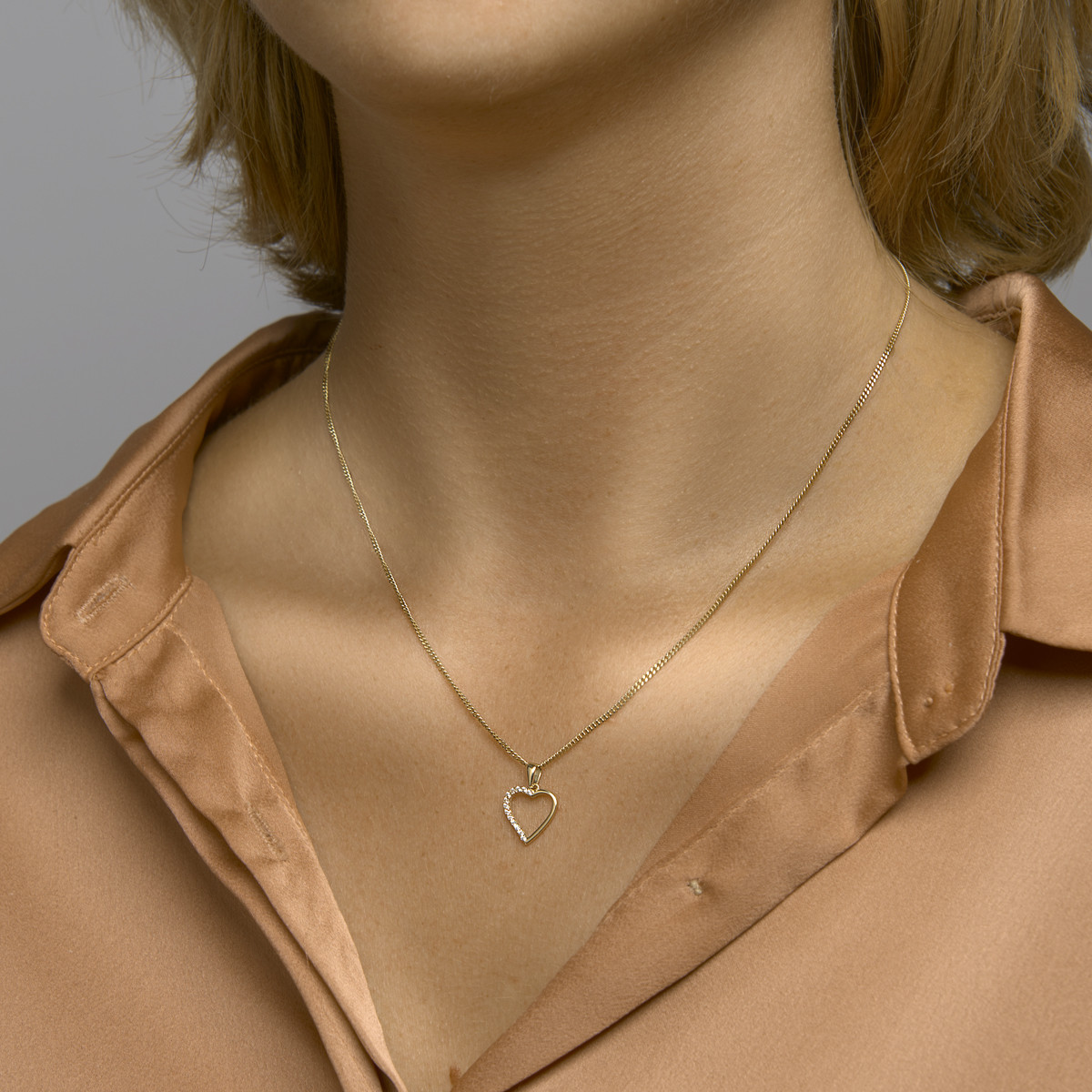 Hart hanger goud met zirkonia's - 17 x 11.5 mm