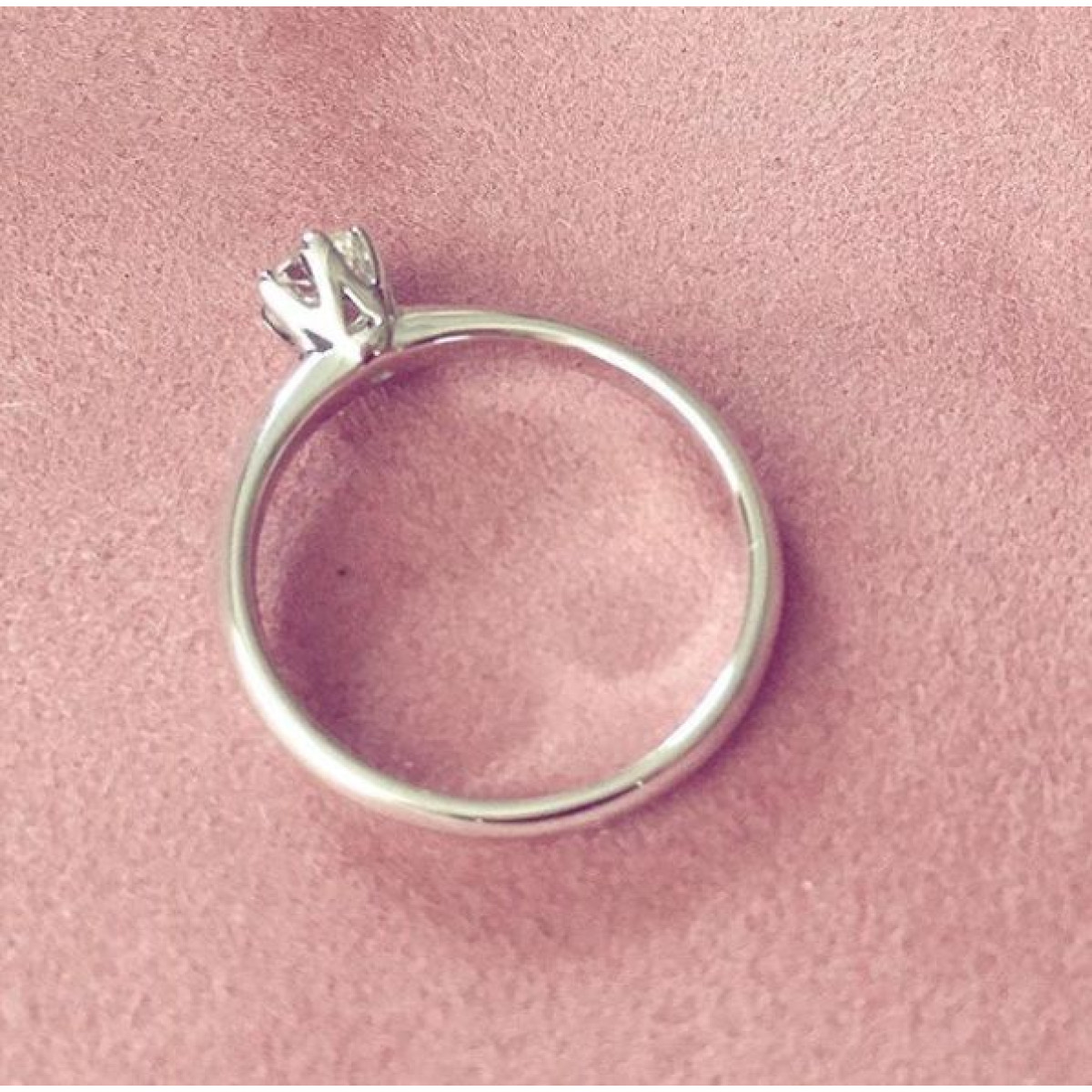 Fraaie ring van 14 karaat goud met diamant