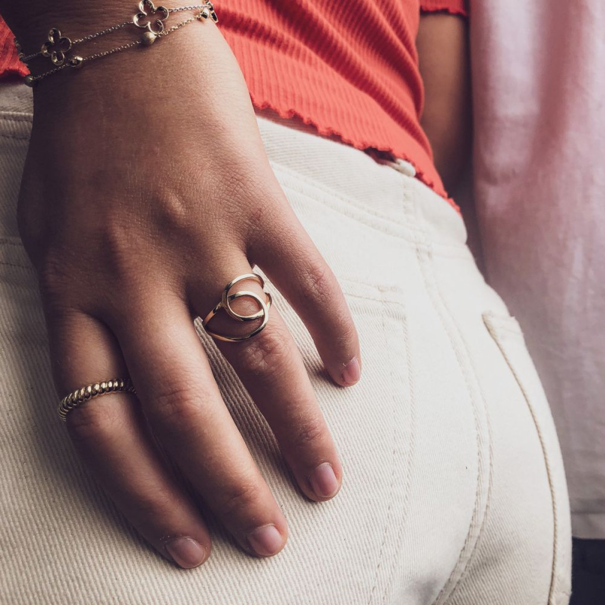 Modieuze ring 14 krt goud