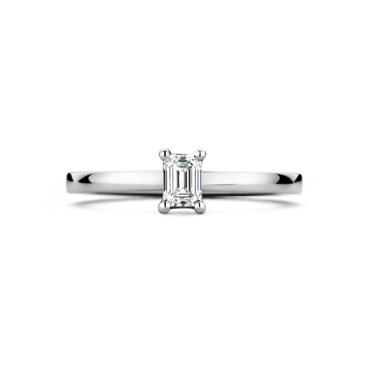 Platina solitaire ring met een rechthoekige diamant 0.30 crt