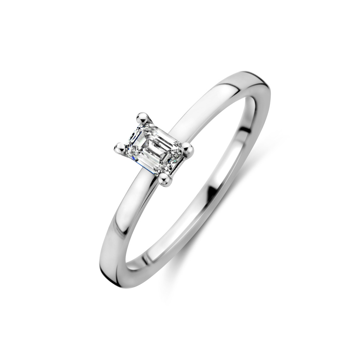 Platina solitaire ring met een rechthoekige diamant 0.30 crt