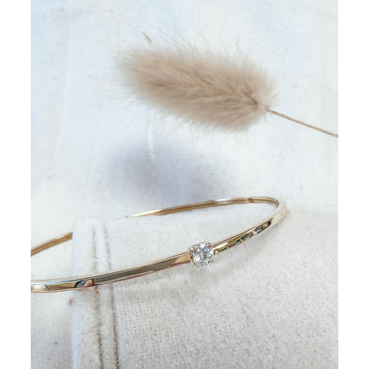 Rechte 14-karaat gouden bangle met transparante zirkonia 3.5 mm - Diameter 59 mm