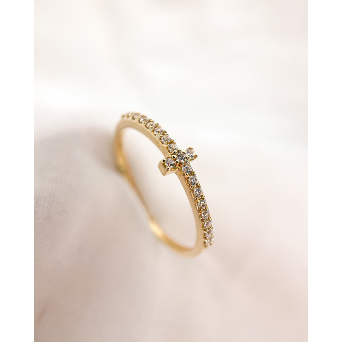 Ring van 14-karaat goud met rechthoek en zirkonia stenen van 4.5 mm breed