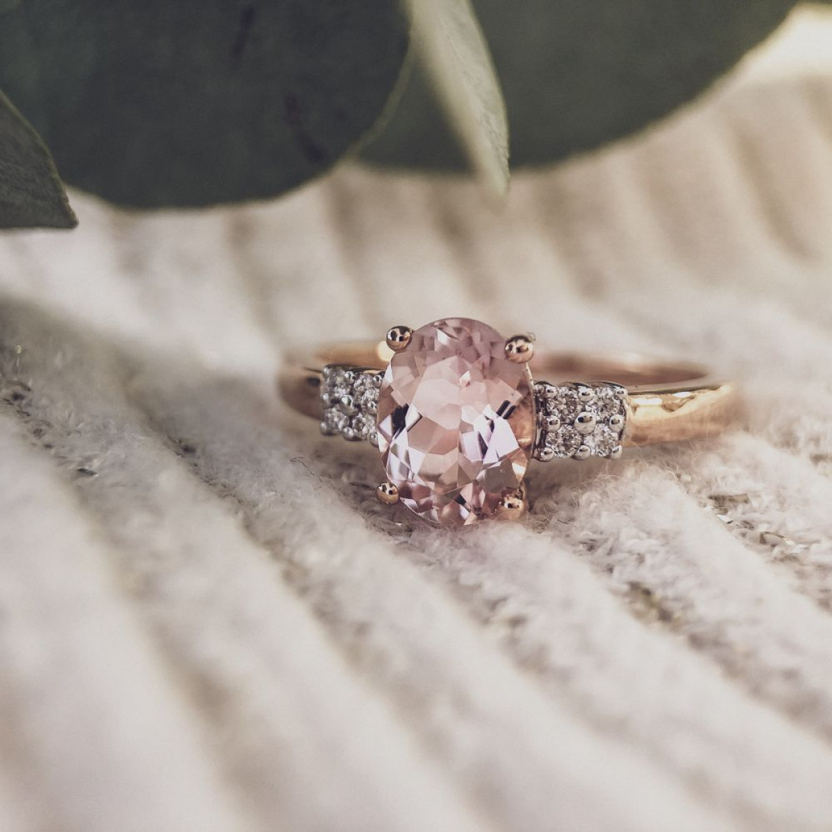 Roségouden damesring met morganiet en diamant 8 mm