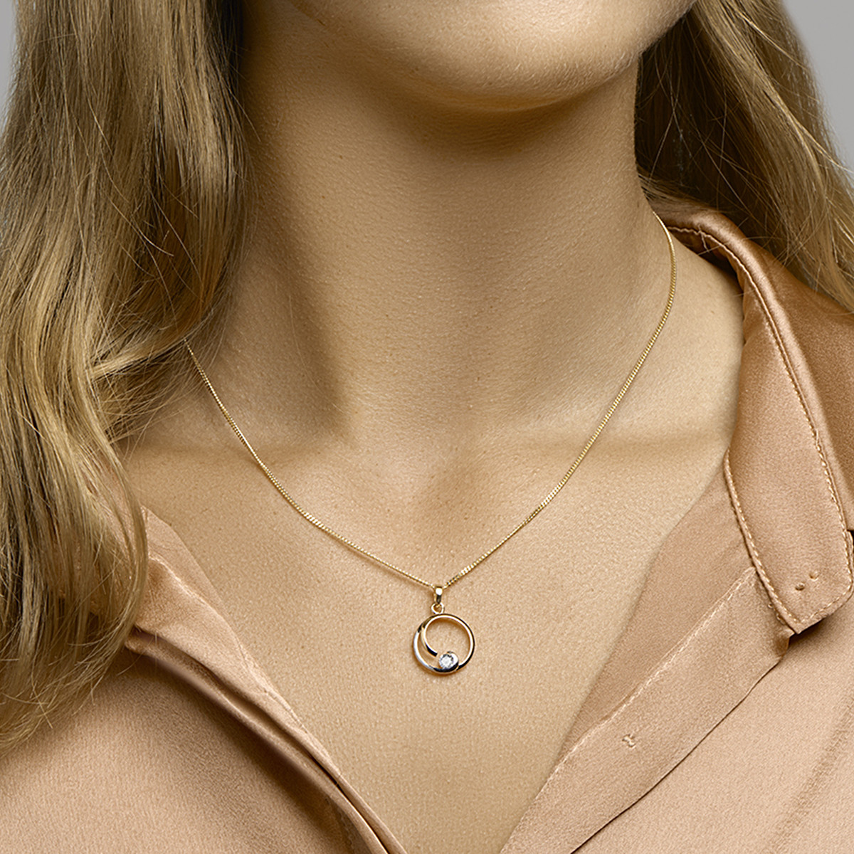 Stijlvolle bicolor hanger met zirkonia - Diameter: 15 mm