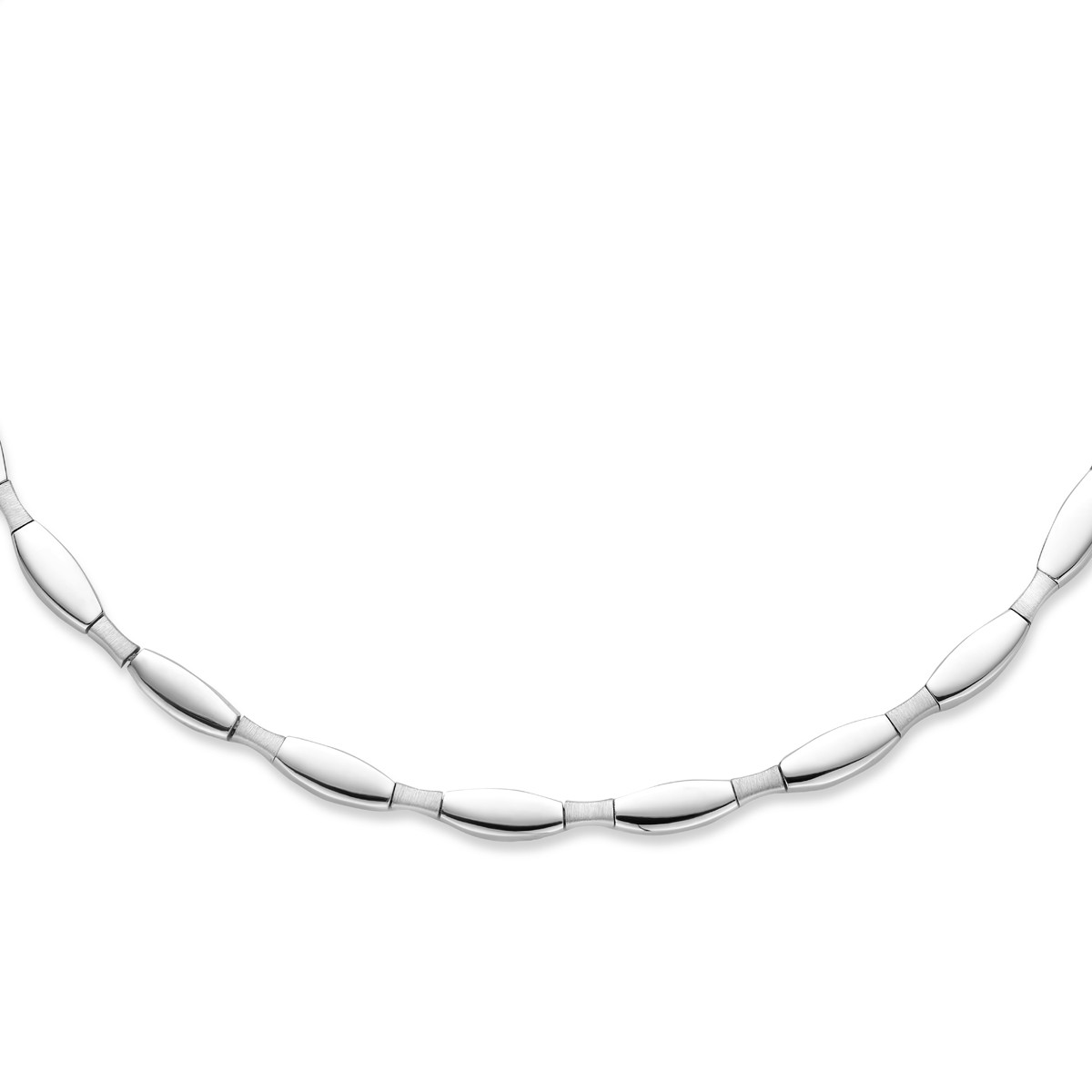 Strakke zilveren choker met halfronde schakels van 5.5 mm breed - Lengte 43 cm