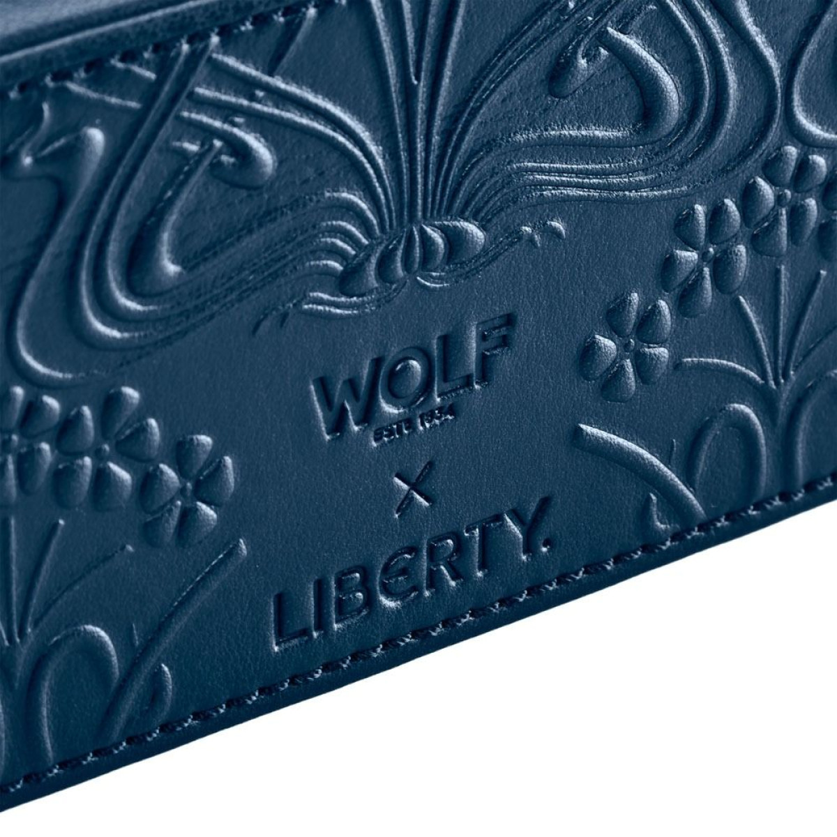 WOLF1834 Liberty 381217 medium blauwe bloemen sieradendoos met lichtblauwe bekleding en etui