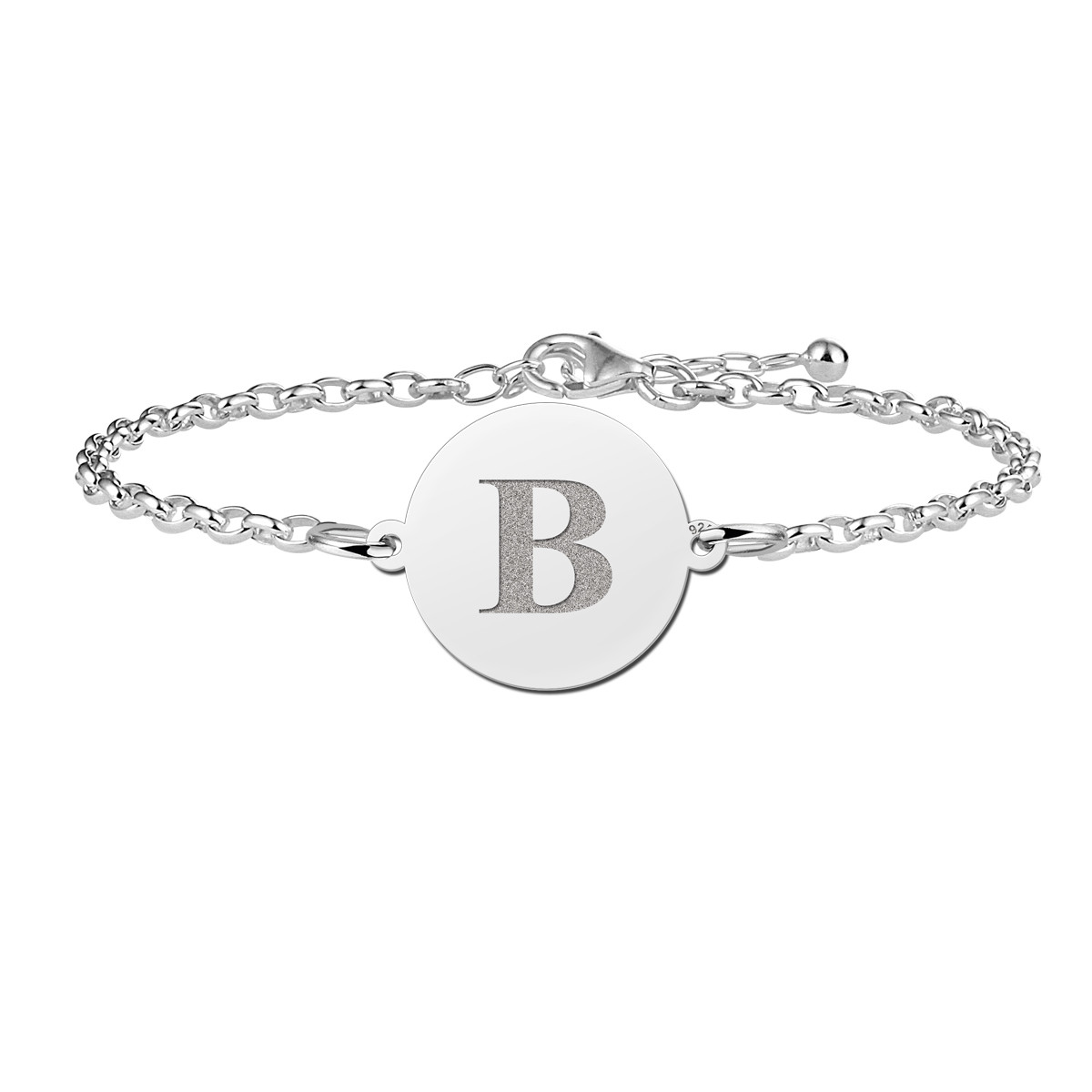 Zilveren armband met ronde hanger en gegraveerde letter