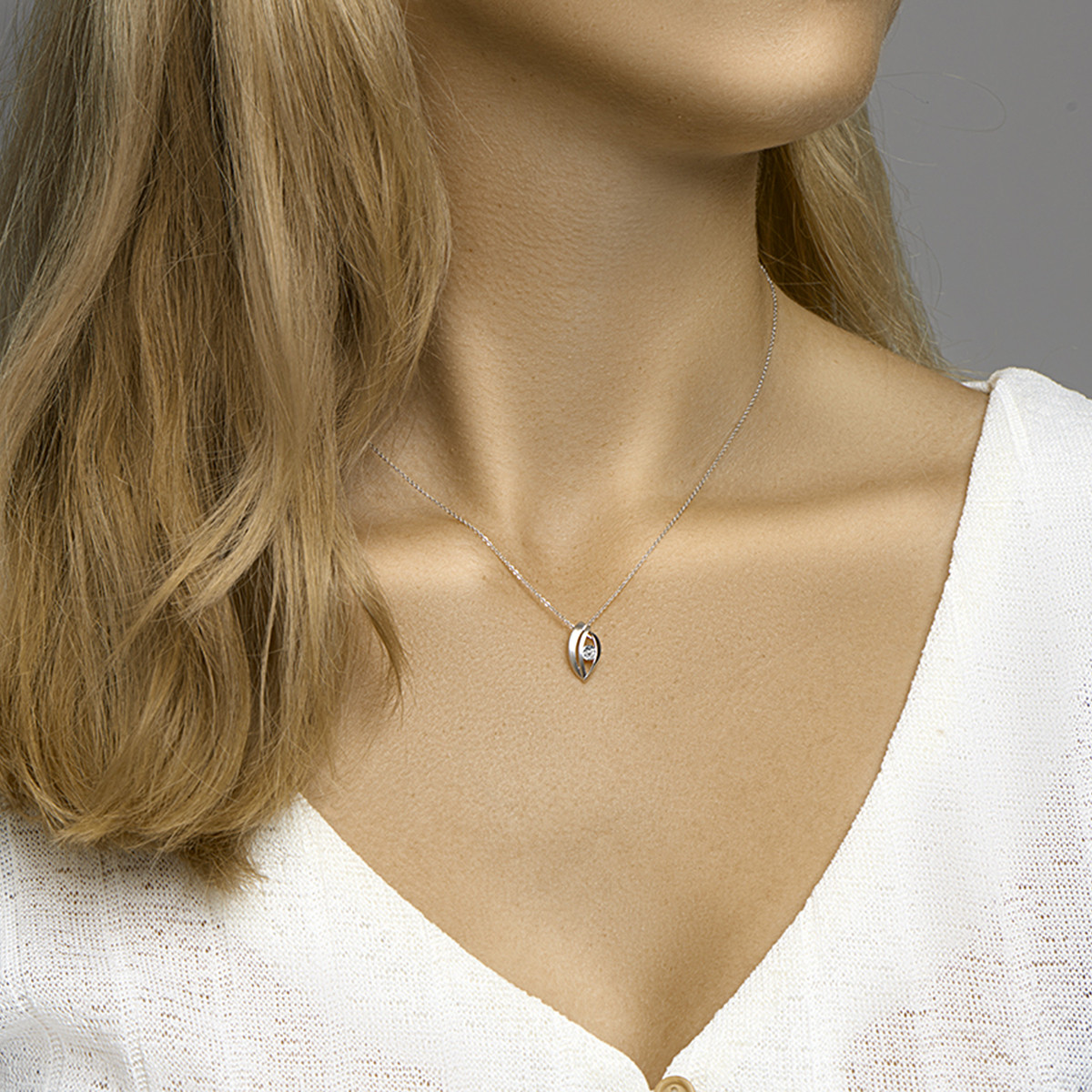 Zilveren hanger met zirkonia glanzend/mat  - 15 x 8 mm