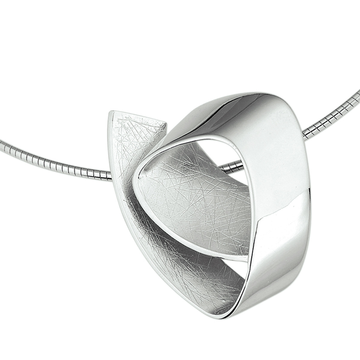 Zilveren ketting met moderne hanger scratched en glanzend 31 mm breed - Lengte 42-45 cm