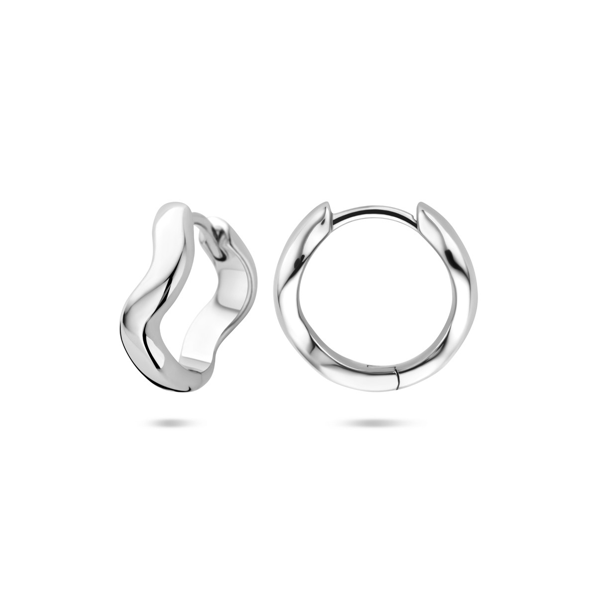 Zilveren klapoorringen met golvend glanzend ontwerp 5 mm breed - Hoogte 15 mm