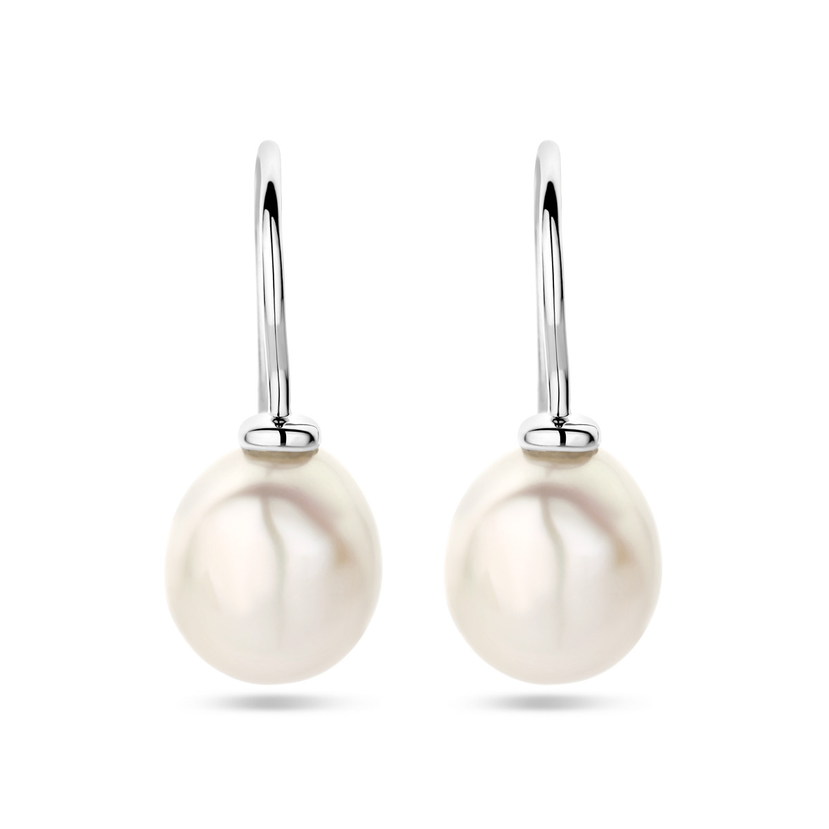 Zilveren oorhangers met witte zoetwaterparels van 8.5 mm breed - Hoogte 23.5 mm