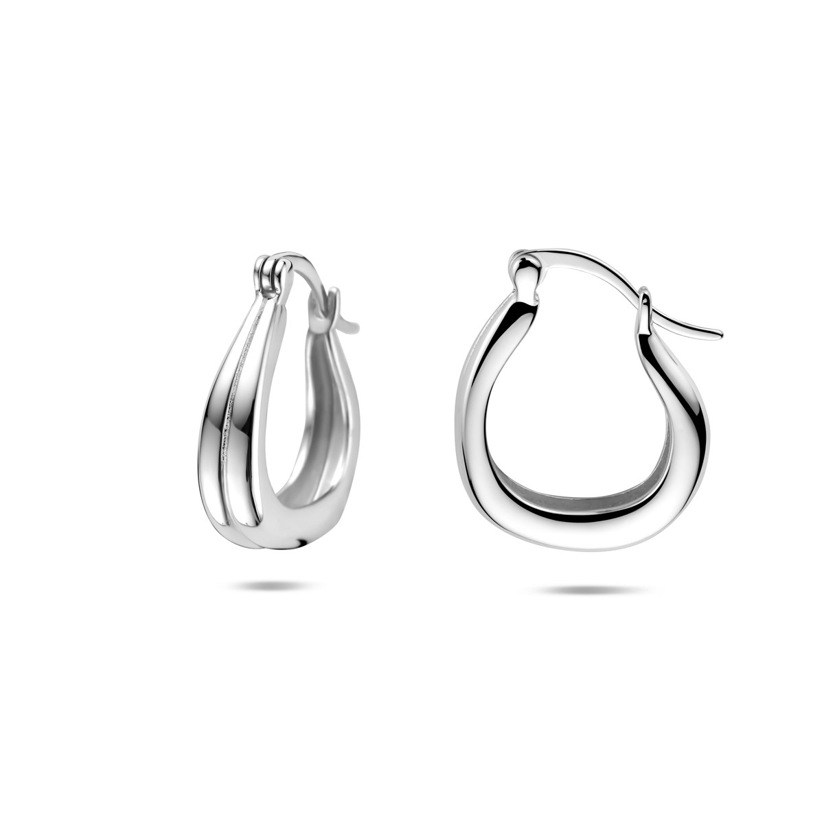 Zilveren oorringen in druppel vorm met 2 banen 4 mm breed - Hoogte 17.5 mm